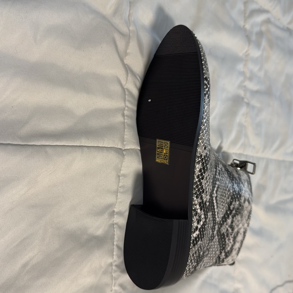 Snake Chelsea Boot. - Picture 4 of 5